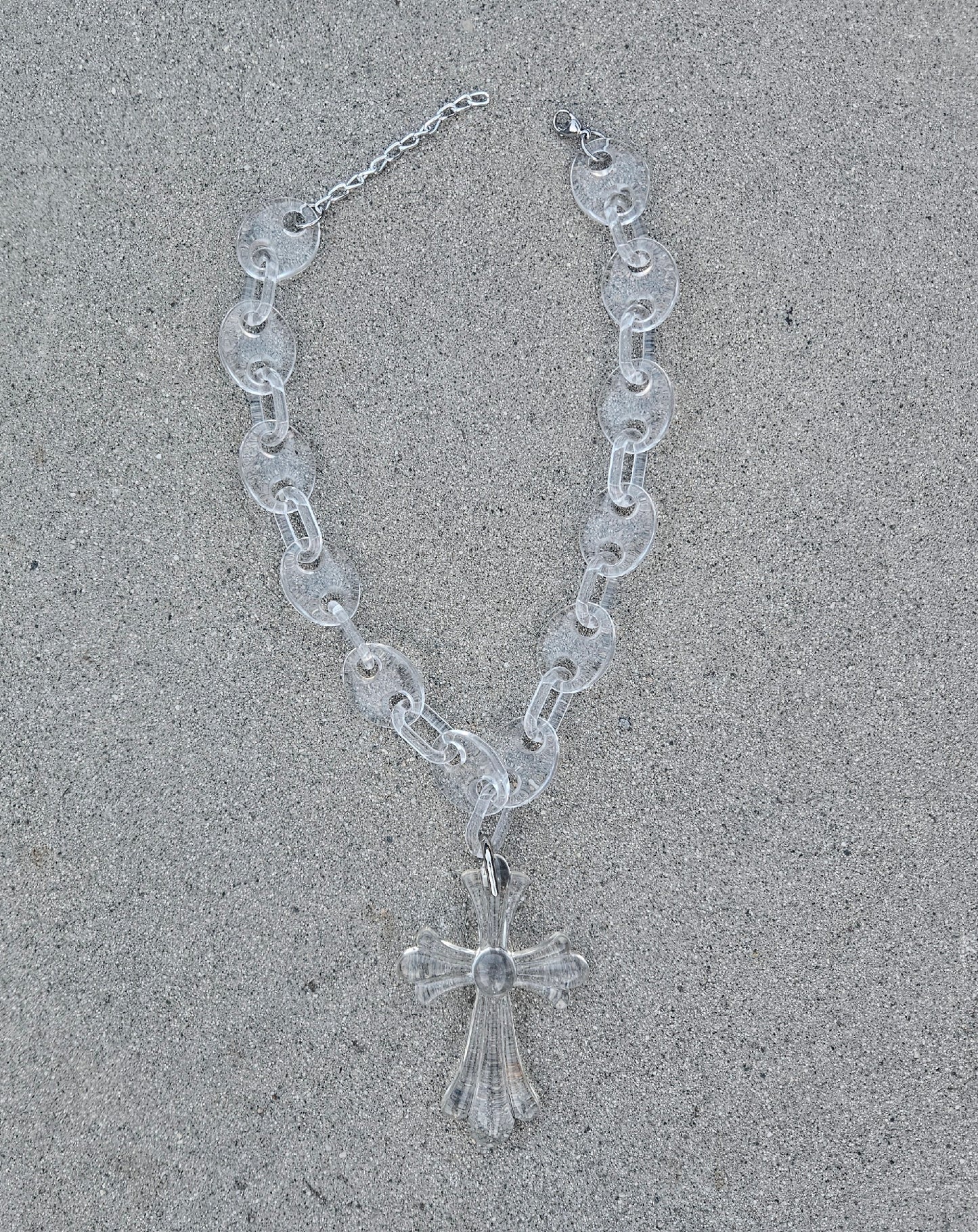 Clear Cross Link Necklace